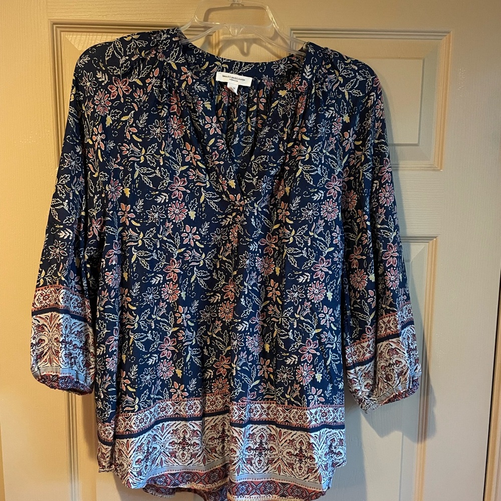 Beachlunchlounge Floral Navy‎ Blouse with Quarter Length Sleeves, Size Small